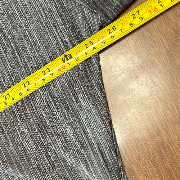 LULULEMON VARSA LAB Hoodie Medium Gray Ombre Pullover Crop Hooded Size M - Picture 7 of 9